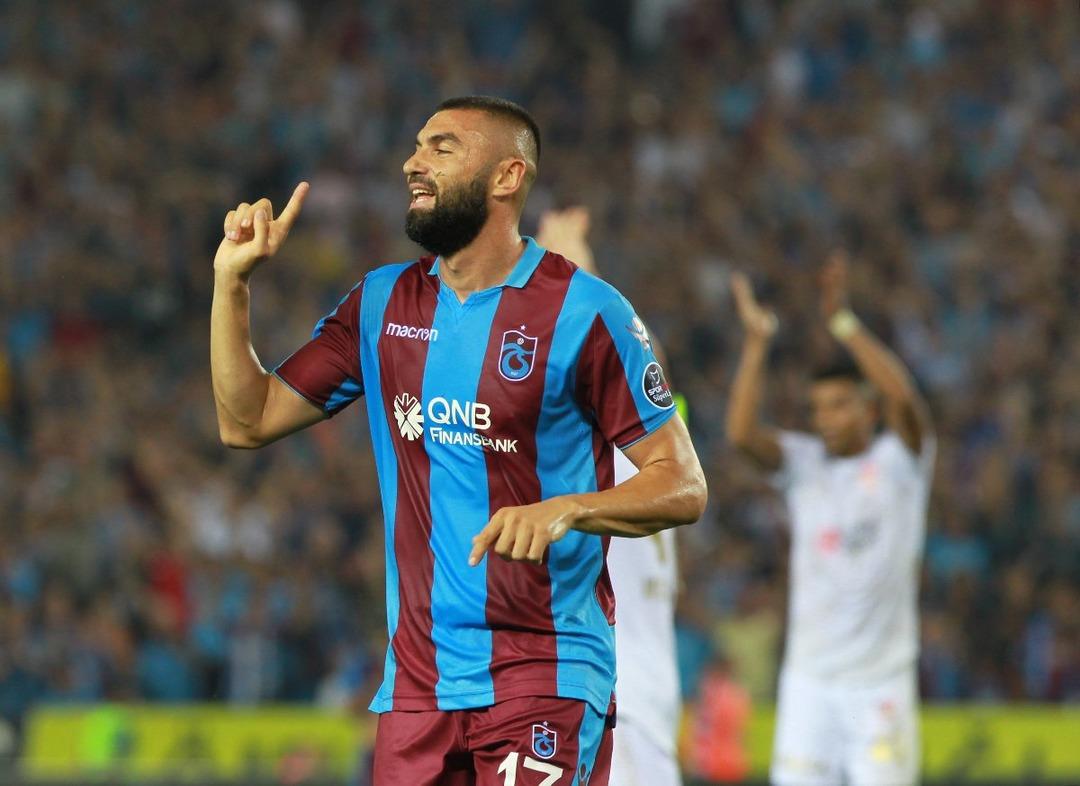 Burak Yılmaz'a b&uuml;y&uuml;k şok! İmza atmadan...