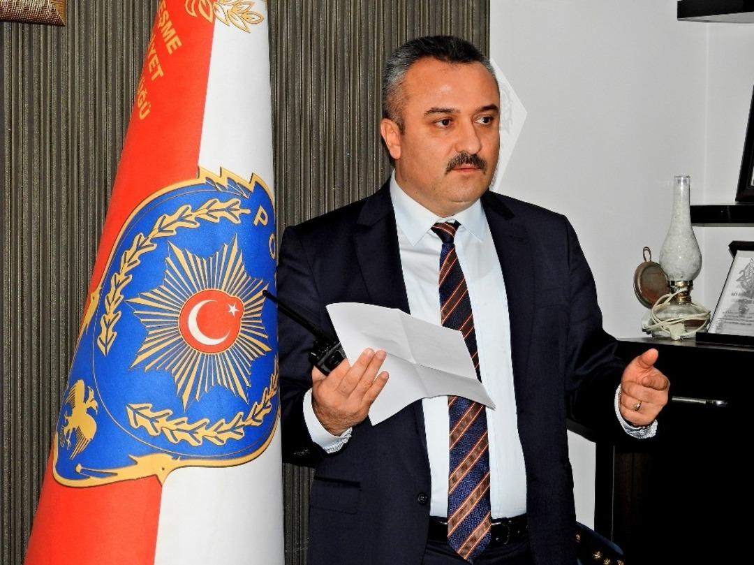 İl&ccedil;e Emniyet M&uuml;d&uuml;r&uuml; Alev: "&Ccedil;eşme yılbaşı tatilini huzurlu ge&ccedil;irdi"