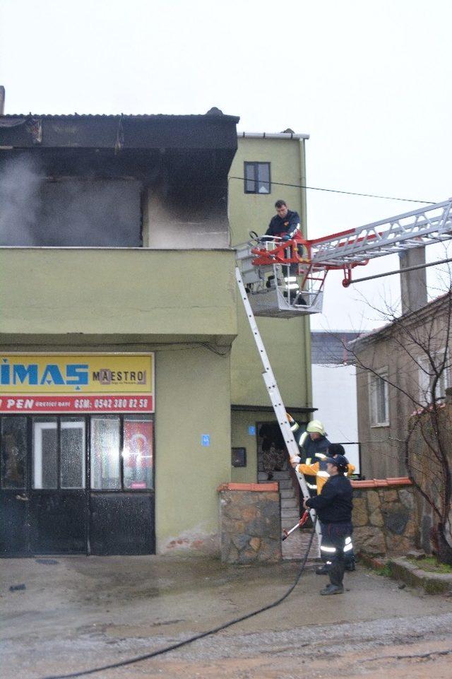 Çanakkale’de ev yangını