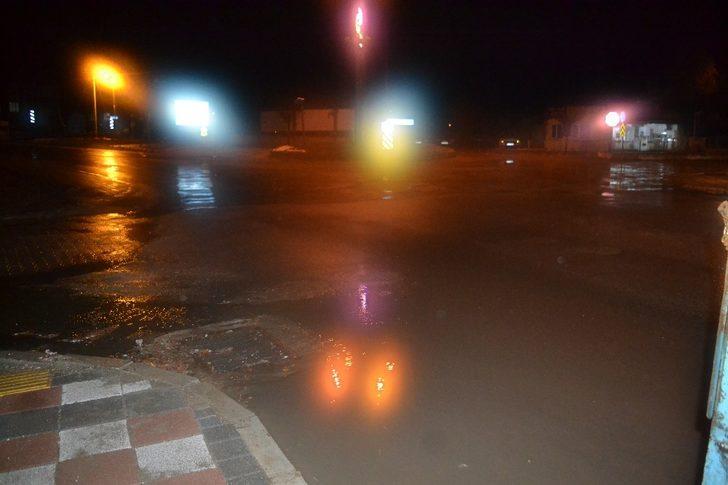 Şuhut’ta şiddetli yağmur ve fırtına G4