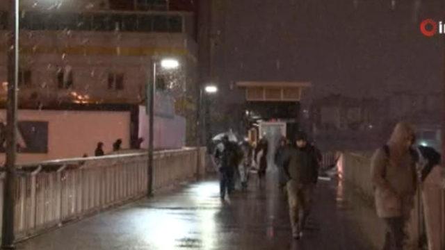 İstanbul'da kar yağışı (Meteoroloji'den son dakika hava tahmini uyarısı)