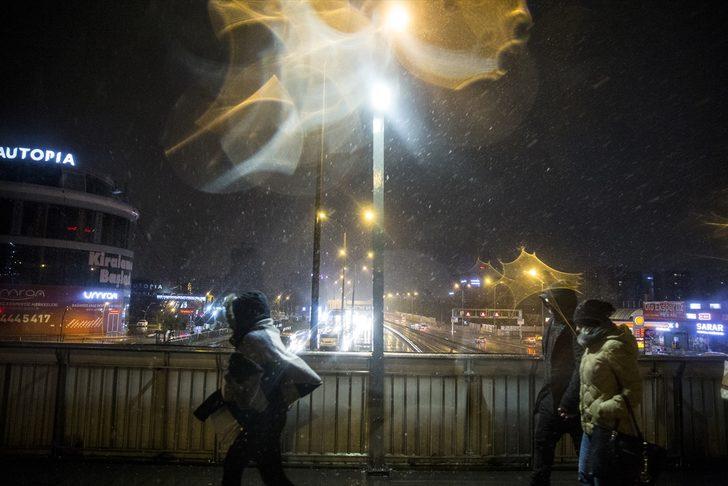 İstanbul'da beklenen kar yağışı başladı G2