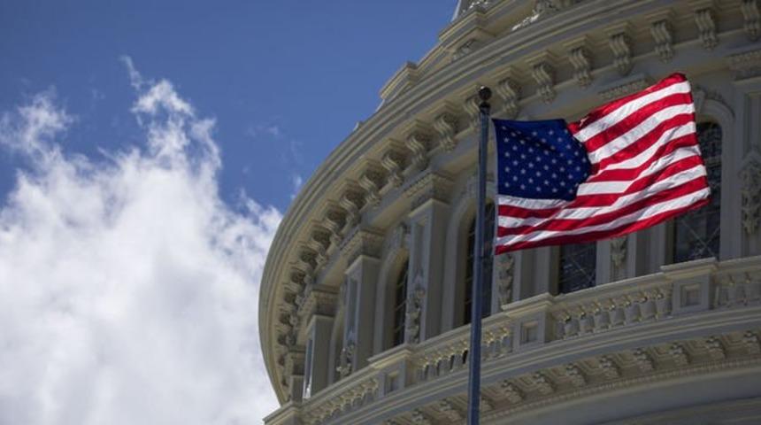 ABD'de Demokratlar hükümetin açılması için iki tasarı kabul etti