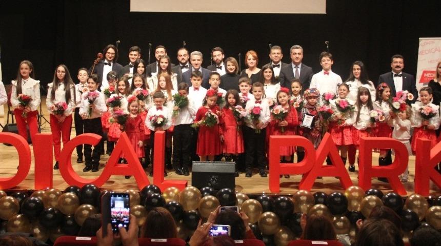 &rsquo;Şifa Veren Sesler&rsquo;den yeni yıla merhaba konseri