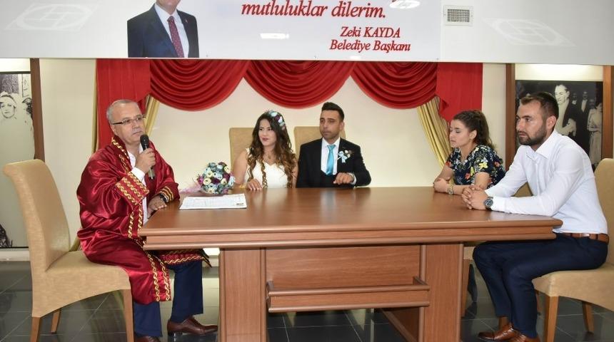 Salihli&rsquo;de 2018 yılında 35&rsquo;i yabancı bin 187 nikah kıyıldı