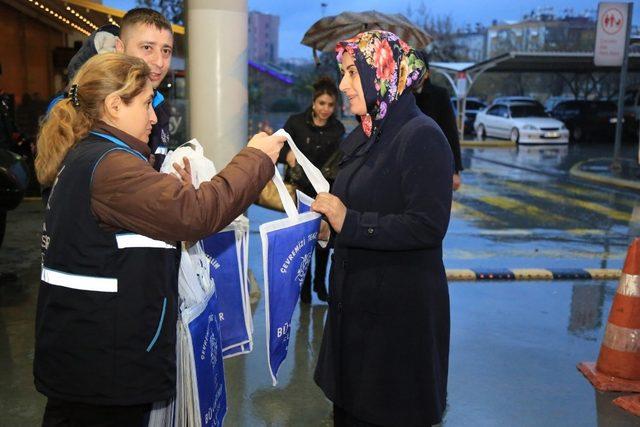 Büyükşehirden plastik poşet yerine bez çanta