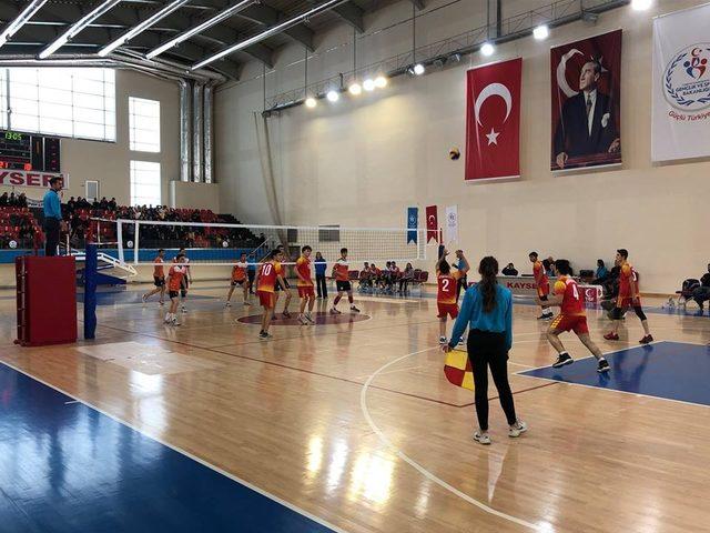 Okullar arası Voleybol heyecanı devam ediyor