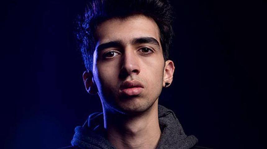 Kitap çıkaran Çağatay Akman alay konusu oldu!