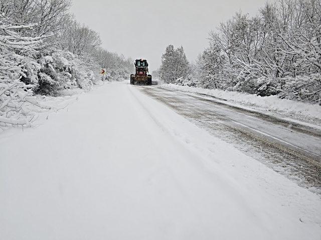 Bursa'da, kar nedeniyle kapanan 74 mahalle yolu ulaşıma açıldı