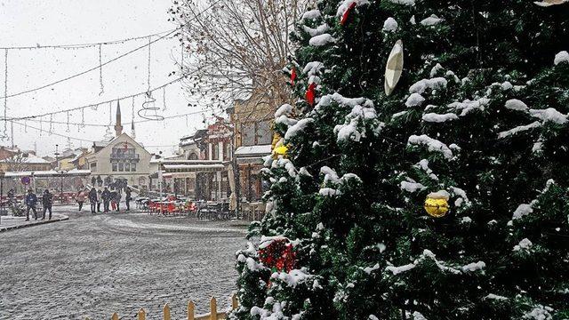 Kosova'da kar kartpostallık görüntüler oluşturdu