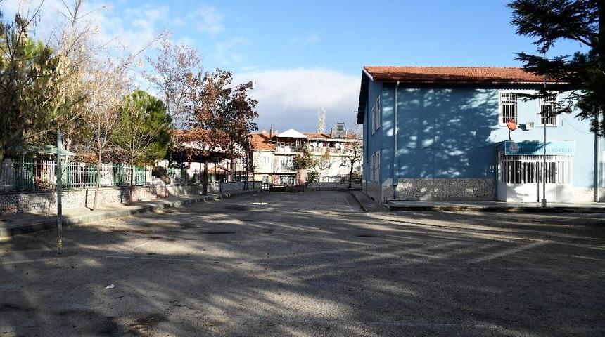 Başkan G&uuml;naydın: &ldquo;Eğitim denince akan sular durur&rdquo;