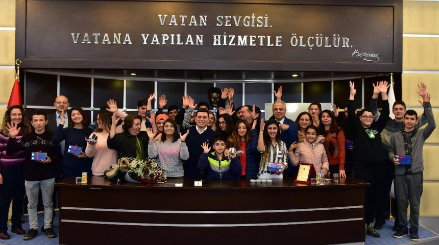 Kepez&rsquo;den işitme cihazı desteği