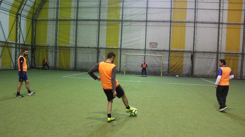 Esnaf davet etti başkan personeli ile sahaya &ccedil;ıktı