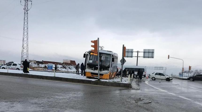 Akçadağ’da kaza: 3 yaralı
