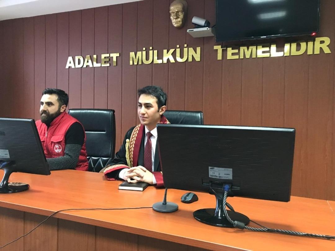Adliyede adil olmayı anlattılar