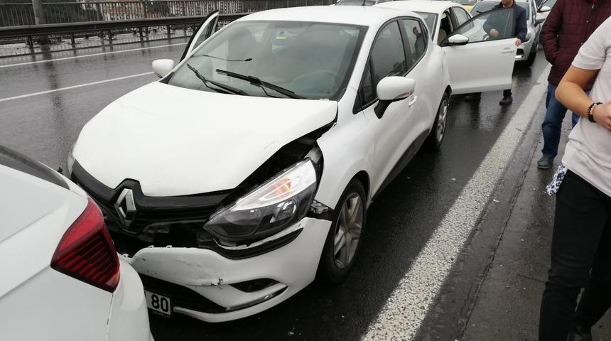 15 Temmuz Şehitler Köprüsü'nde 7 araç birbirine girdi