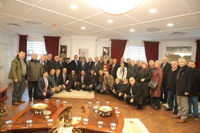 Başkan Tok muhtarlara yeni belediye hizmet binasını tanıttı