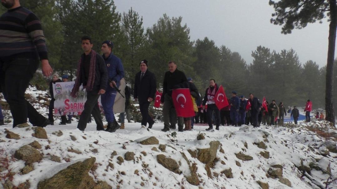Sarıkamış ruhunu karda 1793 rakıma y&uuml;r&uuml;yerek yaşattılar