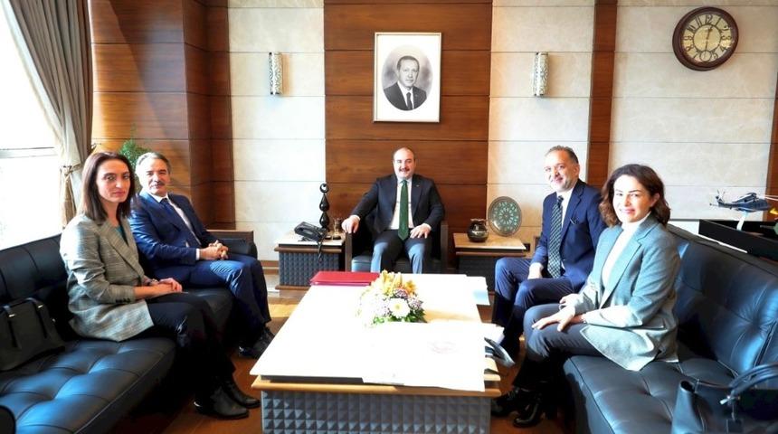 Sanayi ve Teknoloji Bakanı Varank&rsquo;tan NEV&Uuml; projelerine tam destek