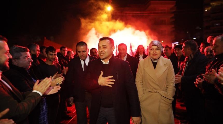 Başkan Y&uuml;cel, Mahalle sakinleriyle buluştu