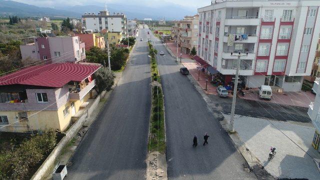 Erzin’de 3 bulvar asfaltlandı
