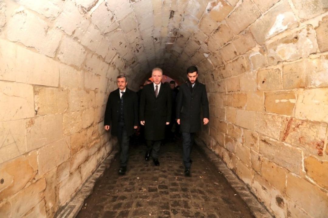 Vali G&uuml;l Milli M&uuml;cadele M&uuml;zesini gezdi