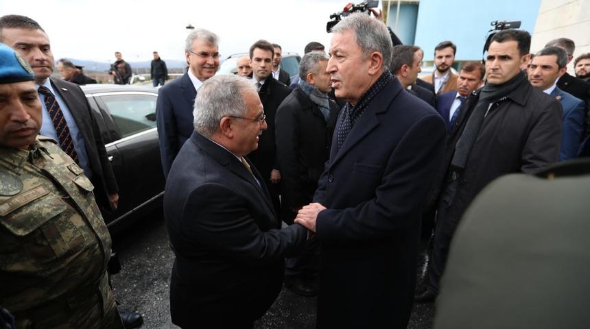 Bakan Akar'dan Tank Palet Fabrikası'nda inceleme (2)