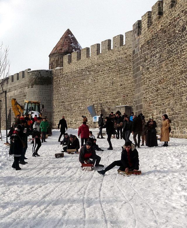 Erzurum Kalesi önünde 'Kızak Şenliği'