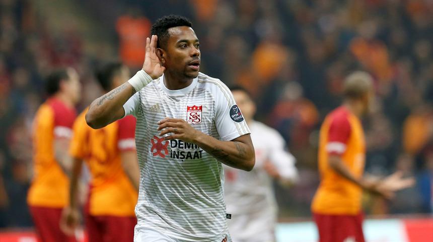 Robinho Cumartesi günü Medipol Başakşehir'e imza atacak