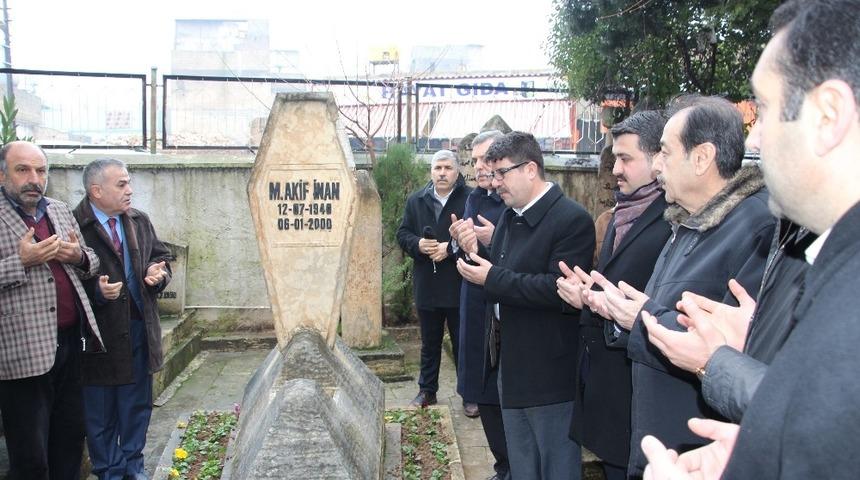 Mehmet Akif İnan mezarı başında anıldı
