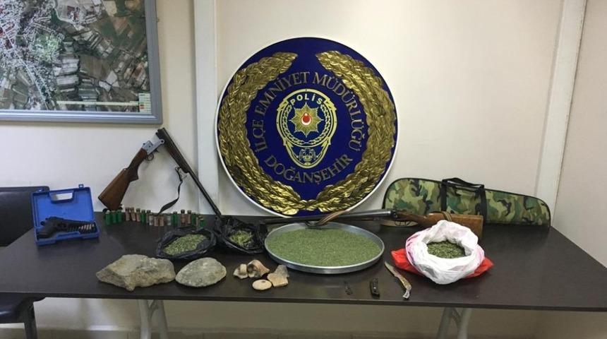 Doğanşehir&rsquo;de 1.5 kilogram uyuşturucu ele ge&ccedil;irildi