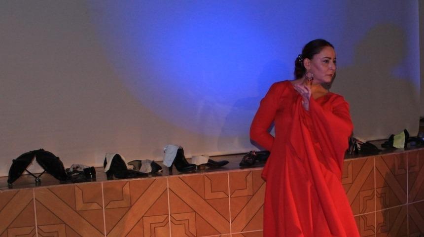 &lsquo;Tamara&rsquo;nın &Ccedil;ığlıkları&rsquo; kadın tutuklu ve h&uuml;k&uuml;ml&uuml;ler i&ccedil;in sahnelendi