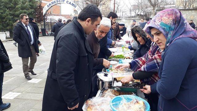 Camilerde Yemenlilere yardım için kermes