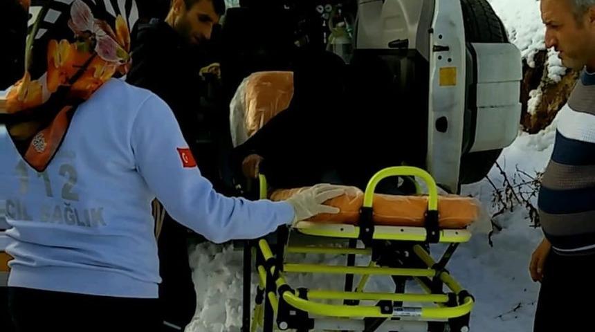 Astım hatası yaşlı adamın imdadına paletli ambulans yetişti