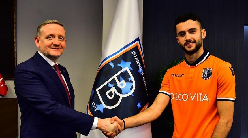 Başakşehir, Muhammet Arslantaş ile profesyonel s&ouml;zleşme imzaladı