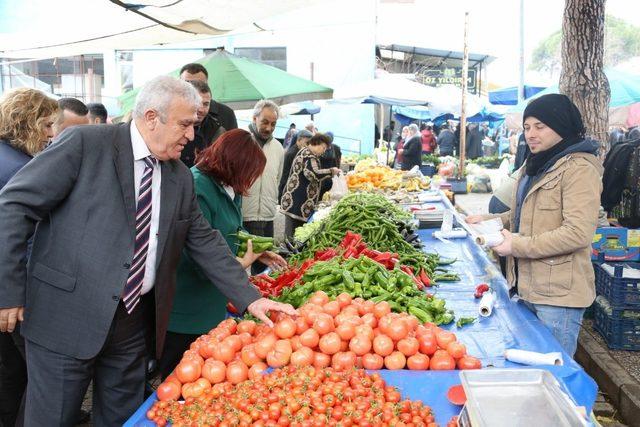 Başkan Çerçioğlu, Umurlu pazarını ziyaret etti