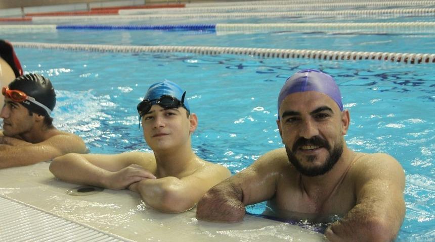 Engelli yüzücüler Türkiye şampiyonasına hazırlanıyor