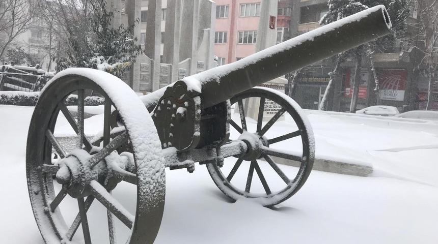 Kar Trakya&rsquo;da etkisini s&uuml;rd&uuml;r&uuml;yor