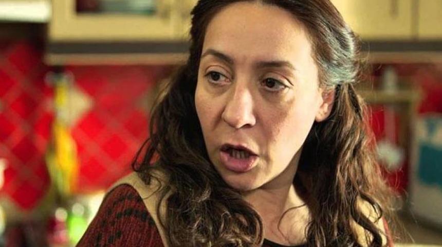 Binnur Kaya'dan &uuml;zen haber! Ameliyat olacak 