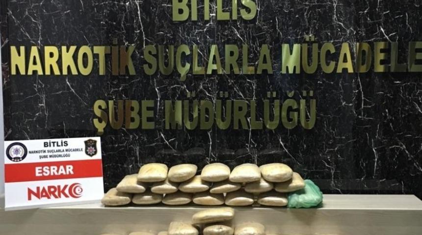 Bitlis&rsquo;te 61 kilo esrar ele ge&ccedil;irildi