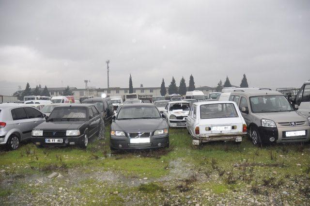 Kahramanmaraş’ta yediemin depoları çürümeyi bekleyen araçlarla doldu