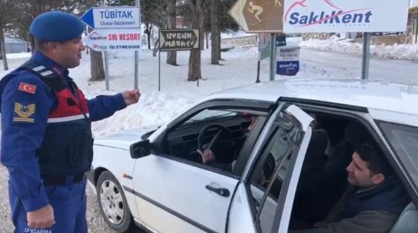 Sarıkamış Şehitlerini Anma Y&uuml;r&uuml;y&uuml;ş&uuml; &ouml;ncesi Saklıkent yol denetimi