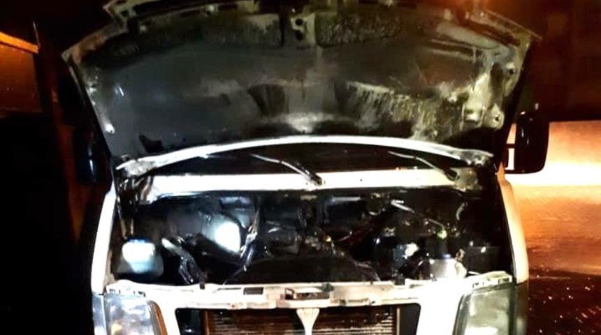 Park halindeki minib&uuml;s yandı