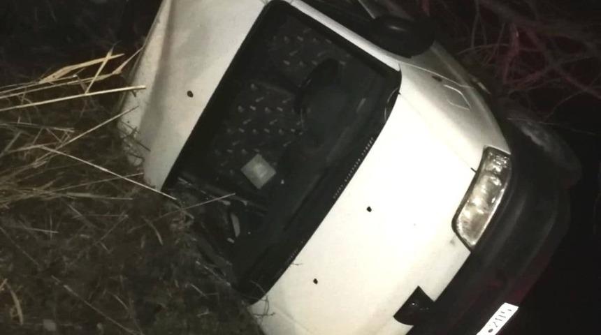 Otomobil ile minibüs çarpıştı: 3 yaralı