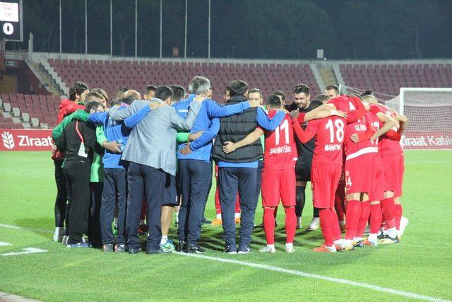 Balıkesirspor Baltok’ta yaprak dökümü sürüyor