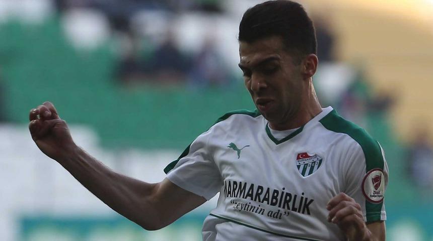 Bursaspor'da Emre Taşdemir'in sözleşmesi feshedildi