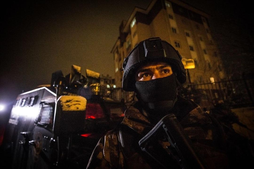 Ankara'da bin polisle operasyon