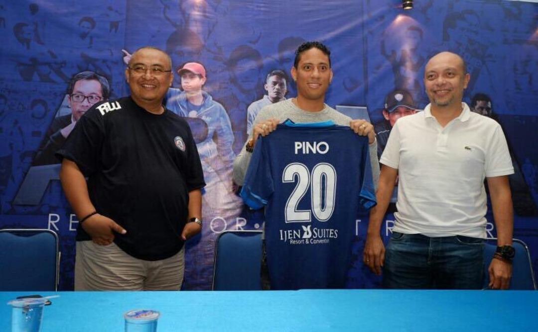 Galatasaray'ın eski yıldızı Pino'nun yeni takımı şaşırttı