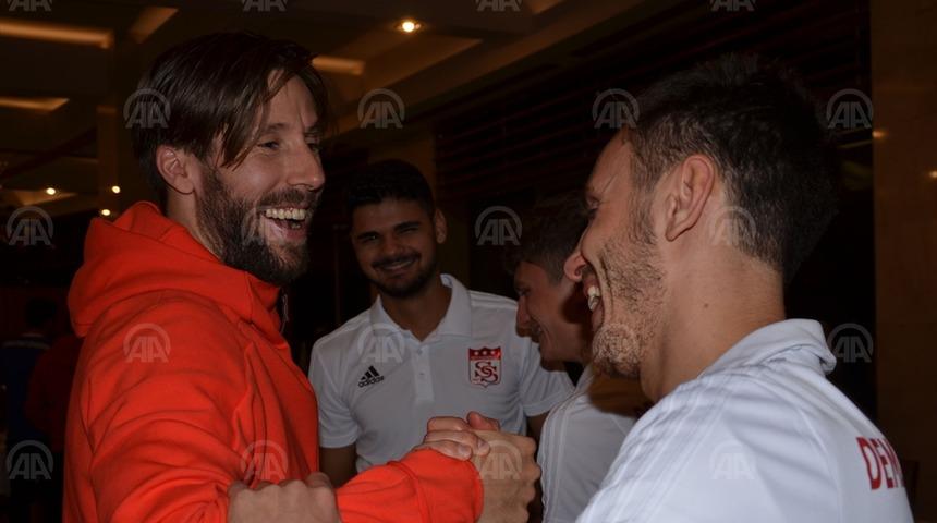 Sivasspor'da Ziya Erdal ve Mattias Bjarsmyr'e sürpriz doğum günü 