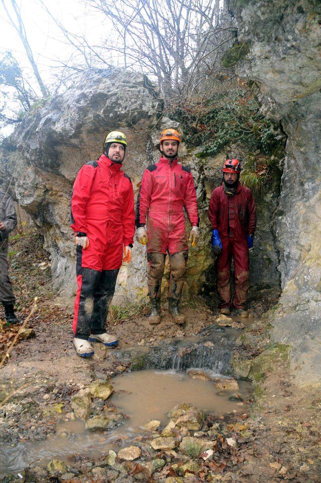 Gönüllüler, Istranca Ormanları'nda mağaraları keşfediyor